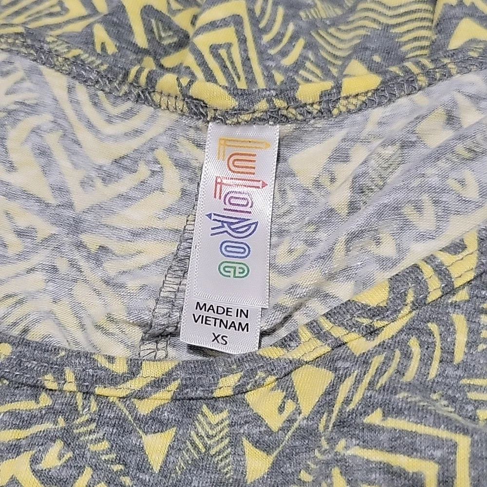 NWT LulaRoe Perfect Tee - Picture 4 of 4